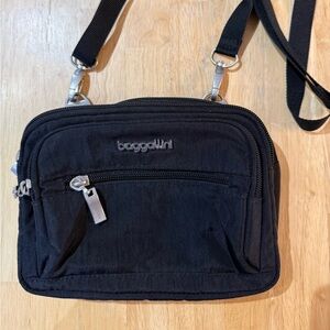 Baggallini 3 zipper crossbody
